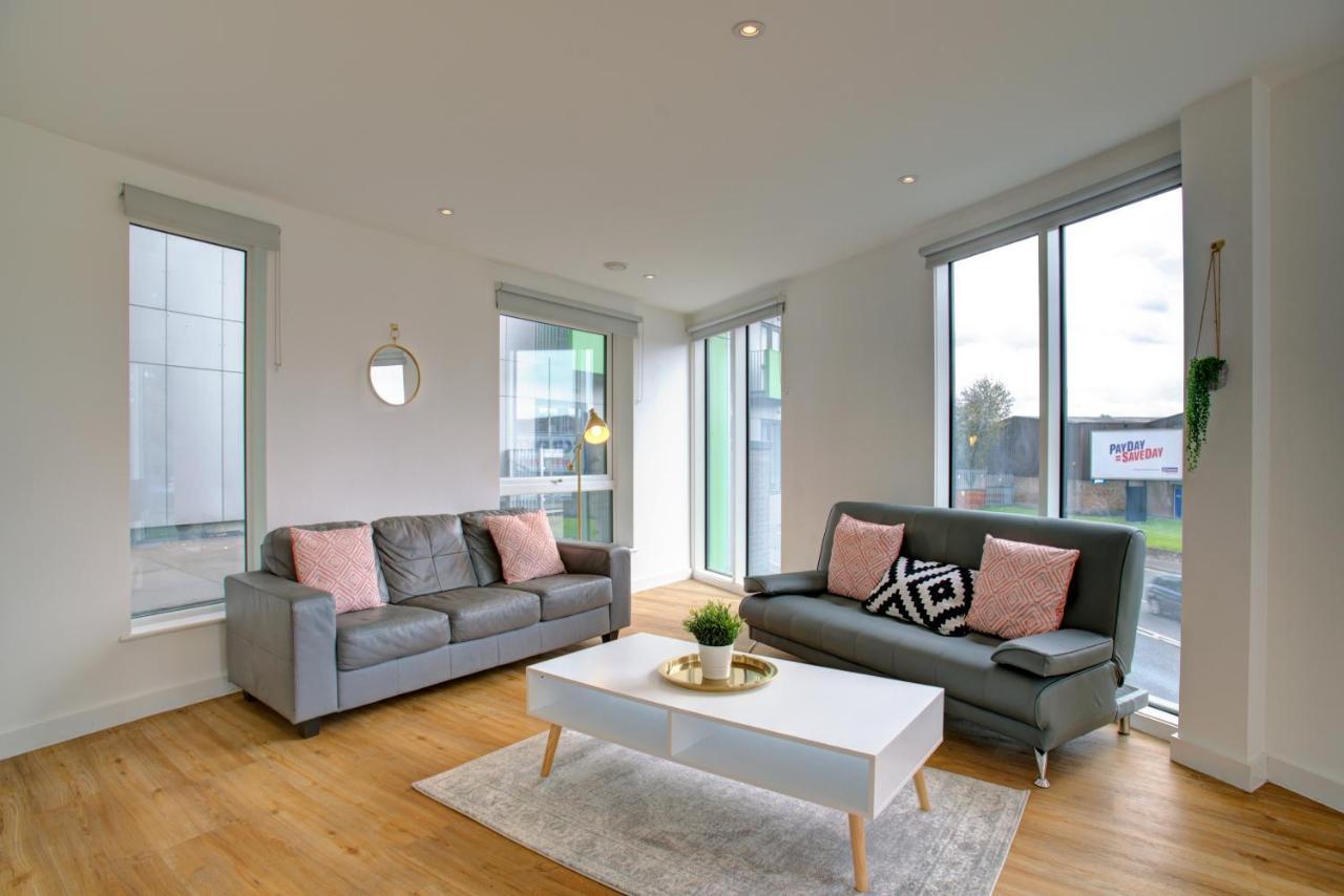 Lovely 2-Bed Apartment In Manchester With Parking Luaran gambar